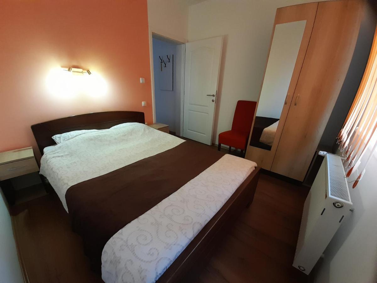 Nik Apartmani Kragujevac Bagian luar foto