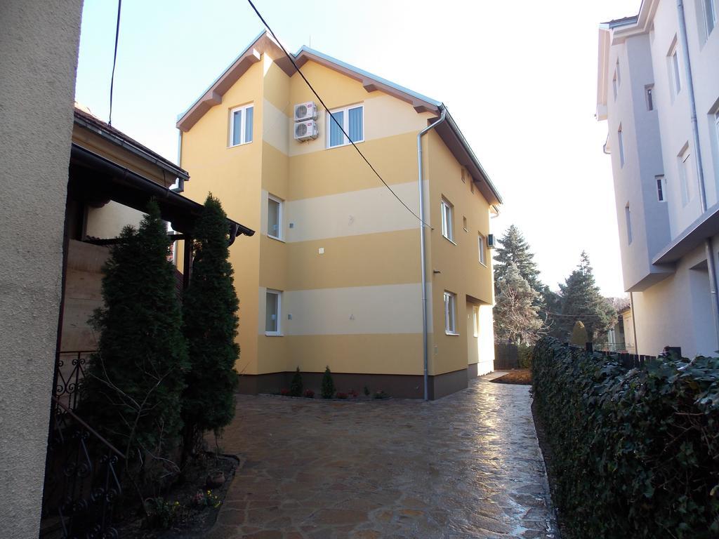 Nik Apartmani Kragujevac Bagian luar foto